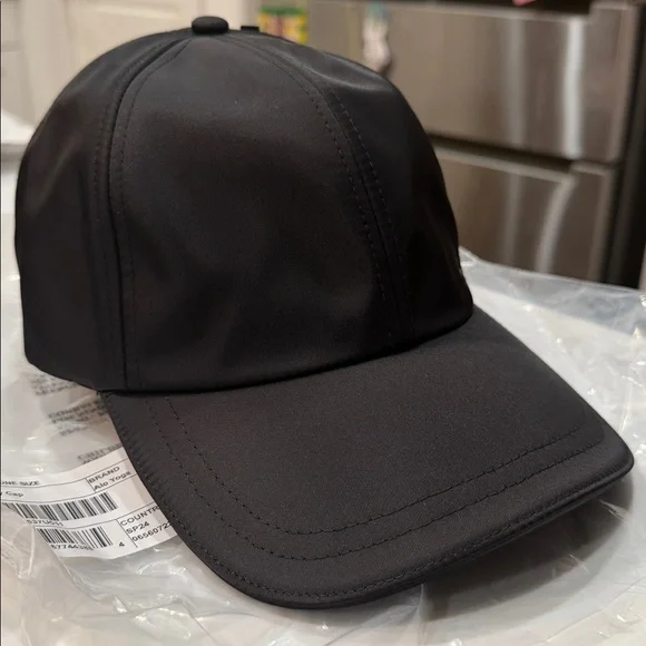 ALO Yoga Satin Off-Duty Cap - Black - Picture 7 of 10